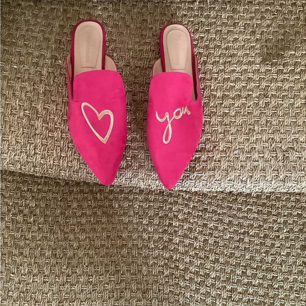 Ladies Fericzot Hot Pink Suede Mules with Gold Embroidered Heart Design SZ 14 M